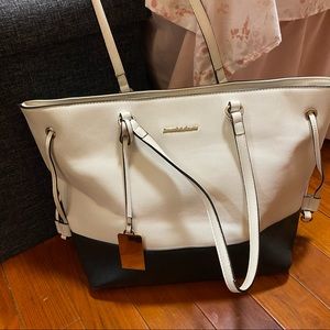 SOLD ❌ Samantha Thavasa white and black tote
